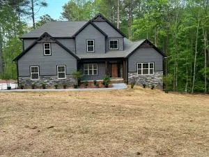 Brand New Lake Norman Home Pool & Hot Tub - Terrell