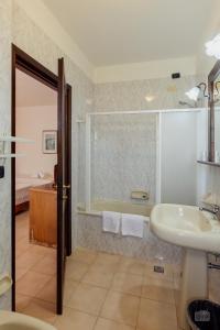 Malaspina Beach Resort img34