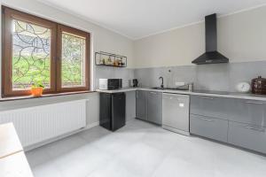 Apartament Pomarańczowy Gdańsk 80 metrów z widokiem na ogród