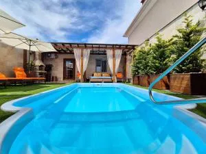 ULTRA Сучасна Вілла з Басейном та Джакузі - Tayirove