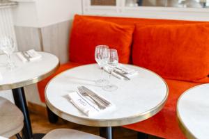 Two-Bedroom Family Apartment room in HotelHome Paris 16