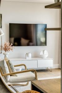 Alluring 2bed Apt w Sea Mountain Views Marlo Vale