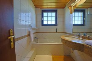 Hotels Hotel Arnold : Chambre Quadruple Supérieure 