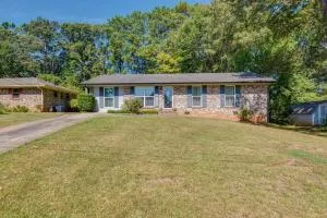 Pet-Friendly Rex Vacation Rental 18 Mi to Atlanta - Ellenwood