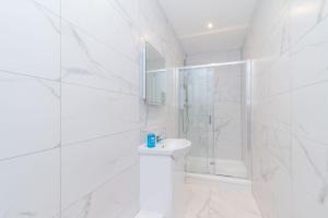 JoysPick Seafront Studio BN144CLA02