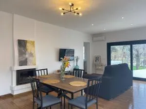 Casa con vistas al mar y la montaña - Enix