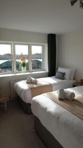 Hidden Acres- Room with Double & Single Bed, Malahide