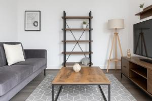 Wandsworth Penthouse - Large Terrace & Outdoor Living in London