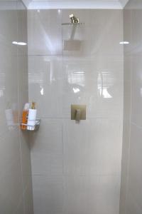 Optimum Stay Self Catering Accommodation - Twin Room 2 Single Beds