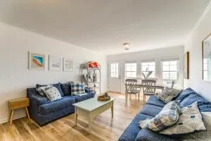 Lovely Emerald Isle Beach House - Steps to Beach! - Salter Path