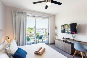 Luxury Studio with Kitchen AC Gym Pool Security