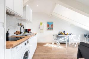 DEROULEDE - Superb Studio Suite w AC Downtown