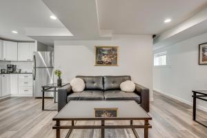 14 Mi to Pearl Street Mall Erie Getaway