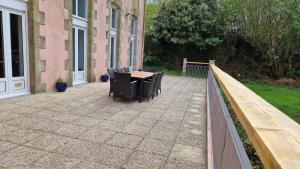 House - Sleeps 10 - Garden - Pets Ok - Games Room