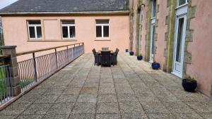 House - Sleeps 10 - Garden - Pets Ok - Games Room