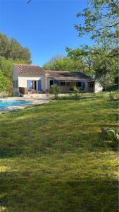 Holiday Home nature and swimming pool in Provence !