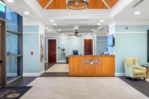 Origin 1023 - Studio King - Peaceful Nature View Unit by Beach Haven Vacation Rentals