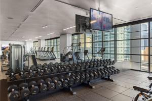 2002 One bedroom unit for 4 Ppl next to Kaseya Center with Gym and Pool in Downtown Miami