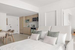 4513 a 1-Bedroom Apt with Pool and Gym next to Kaseya Center