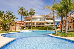 Luxury 5-bedroom townhouse in Jardines del Pla, Javea 250m from the Arenal