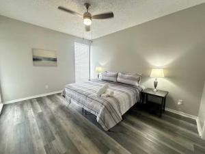 Experience Comfort and Style in Houstons Bay Area