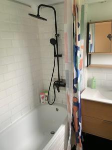 Appartements LOFT 2 stations from Paris RER B Laplace : photos des chambres