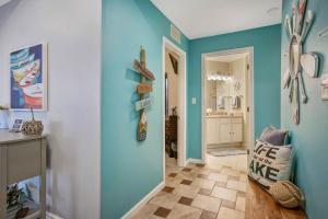 Paradise Point of View Pools Tennis and More