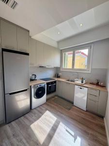 Plaka Two-Bedroom Flat with Acropolis View Terrace