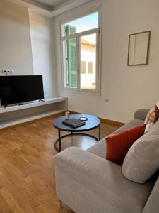 Plaka Two-Bedroom Flat with Acropolis View Terrace