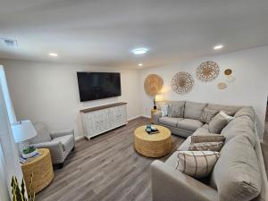 Cozy New Const. Ranch Near Park