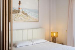 Modern studio with ocean views and heated pool in Malibu Park