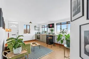 Modern Escape in Peaceful Woodingdean - Stanmer