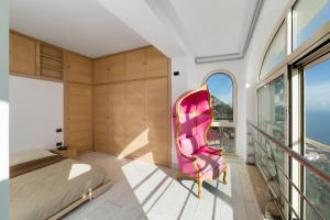 Two Stunning Independent units, the Sailors villa and the skyview apartment