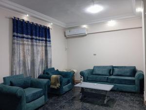 شاليه غرفتين مكيف و صاله مكيفه و2حمام ومطبخ دور اول علوي قرية اللوتس 3دقايق من البحر والبحيره فيس osama El sharkasy انستا osama elsharkasy