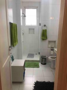 Copacabana-spacious and quiet apartment, 5m to the beach, forest