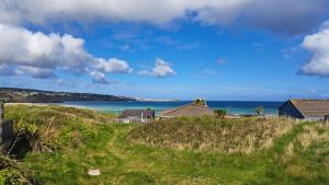 B18 Sandford, Riviere Towans