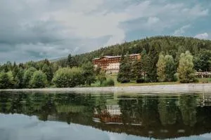 帕提赞酒店 - 班斯卡-比斯特里察