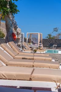 Perissa Dreams Hotel