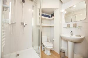 Appartements Le Calain, Elegance et Confort a 50 m de la Plage : photos des chambres