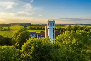 Off Tower Hotel - 吉斯朗恩