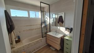 Maisons de vacances Chez Lolo : Maison 3 Chambres