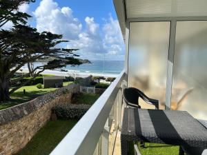 Les pieds dans l eau accès à la plage depuis la résidence