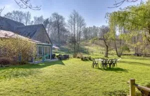 5 Bedroom Awesome Home In Villedieu-Les-Poêles - Noirpalu