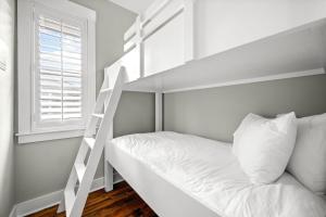 Ocean Ayer Carriage House by 30A Escapes