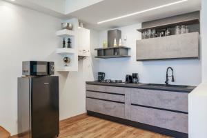 EMERALD APARTMENT - Regarda Travel