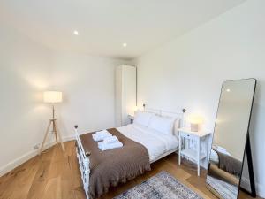 Spacious Camden Apartment D2