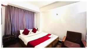 HOTEL KASHI INDRA # Near Kashi Vishwanath temple - Free Public Parking and Wifi Facilities - Air Conditioning Room - Best Hotel