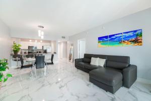 Stylish Brickell Penthouse with Exclusive Perks