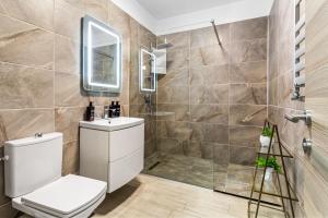 Purple Onyx - Pool & Spa Beach Resort