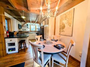 Post and Beam Hikers Dream fire pit, 1dog